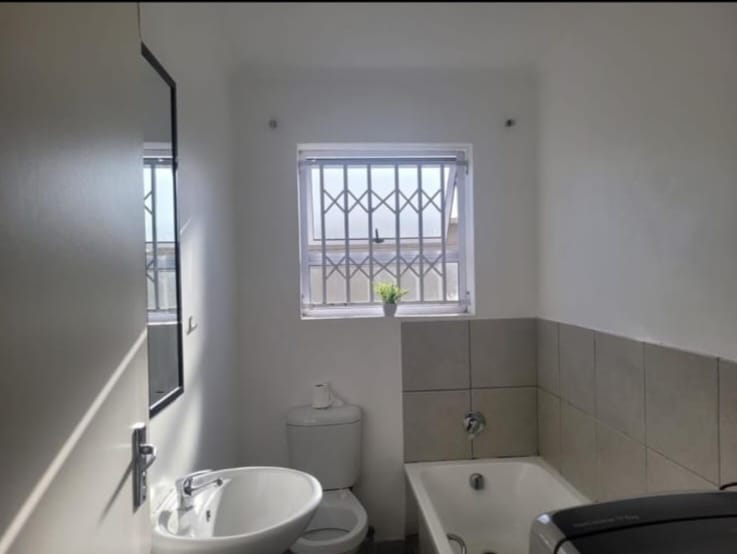 2 Bedroom Property for Sale in Delro Park Western Cape